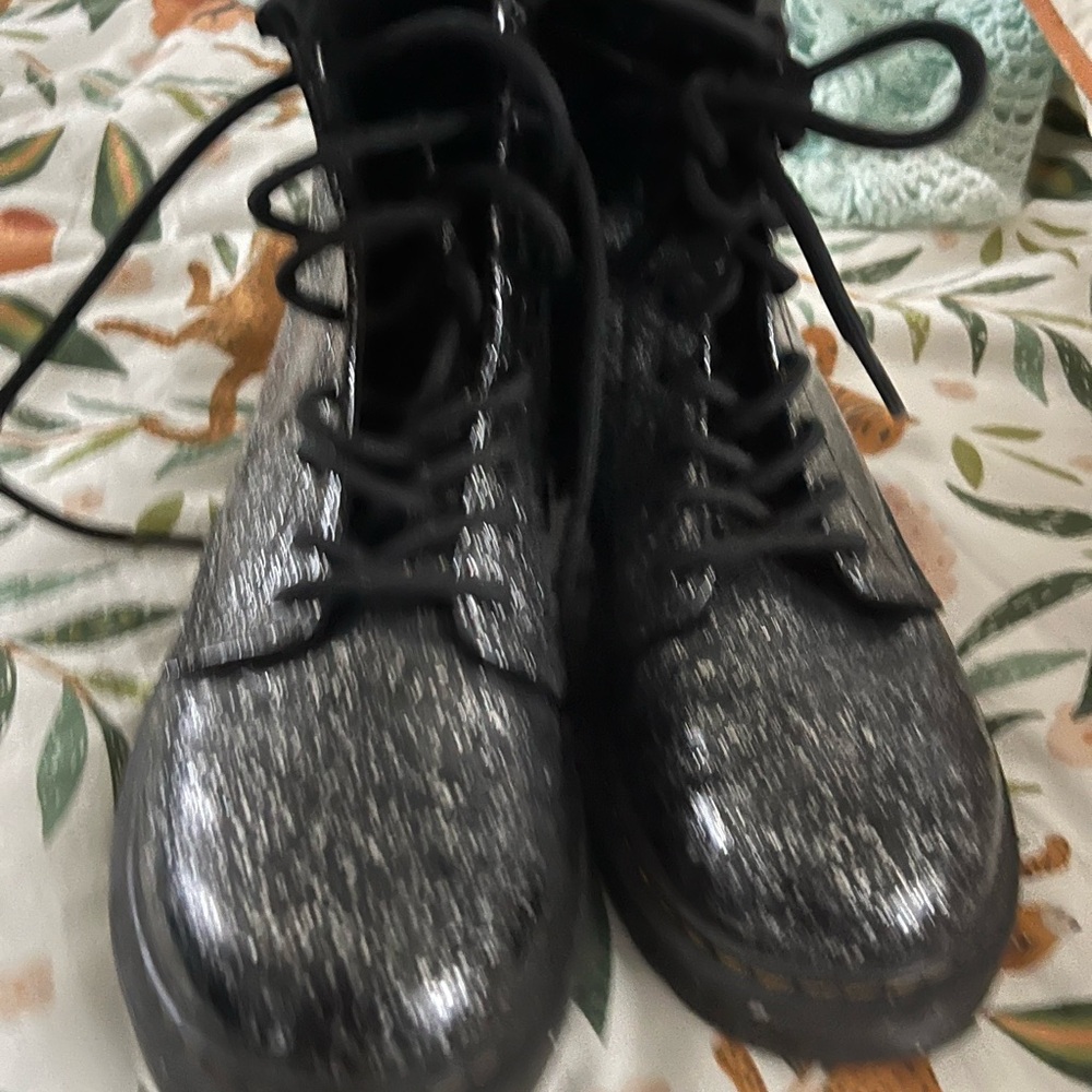 Dr. Martens Kids Boots in Black and Silver